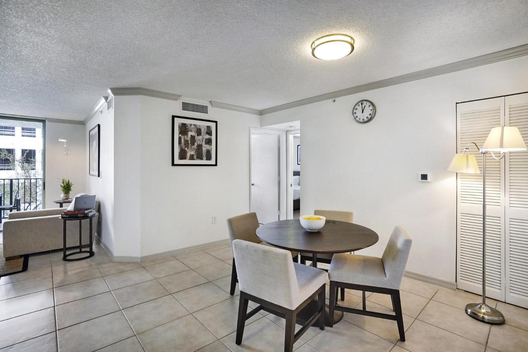 Dharma Home Suites Coral Gables At Gables Grand Plaza Miami Rom bilde