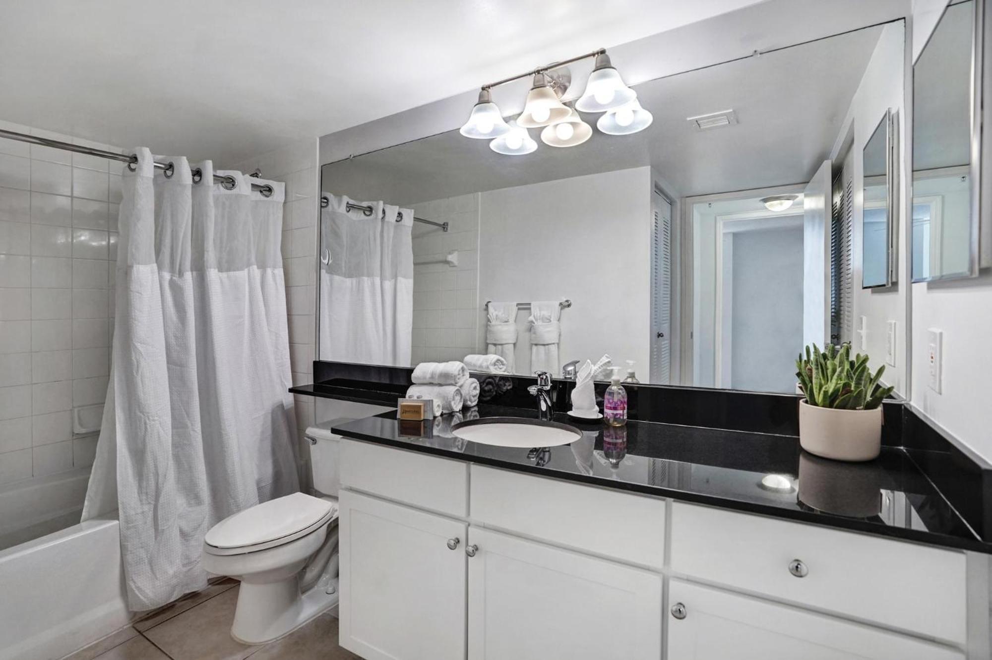 Dharma Home Suites Coral Gables At Gables Grand Plaza Miami Rom bilde
