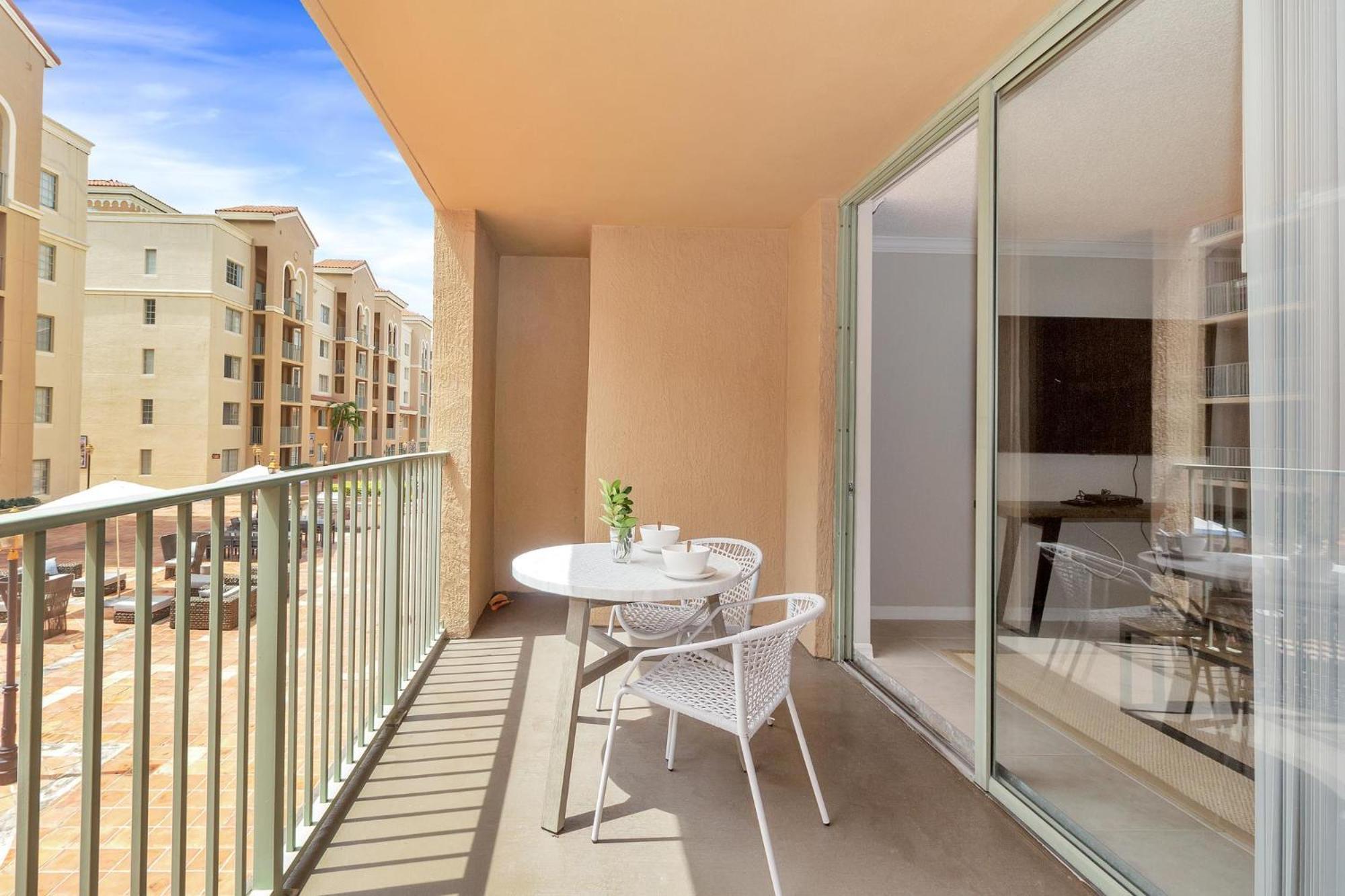 Dharma Home Suites Coral Gables At Gables Grand Plaza Miami Rom bilde