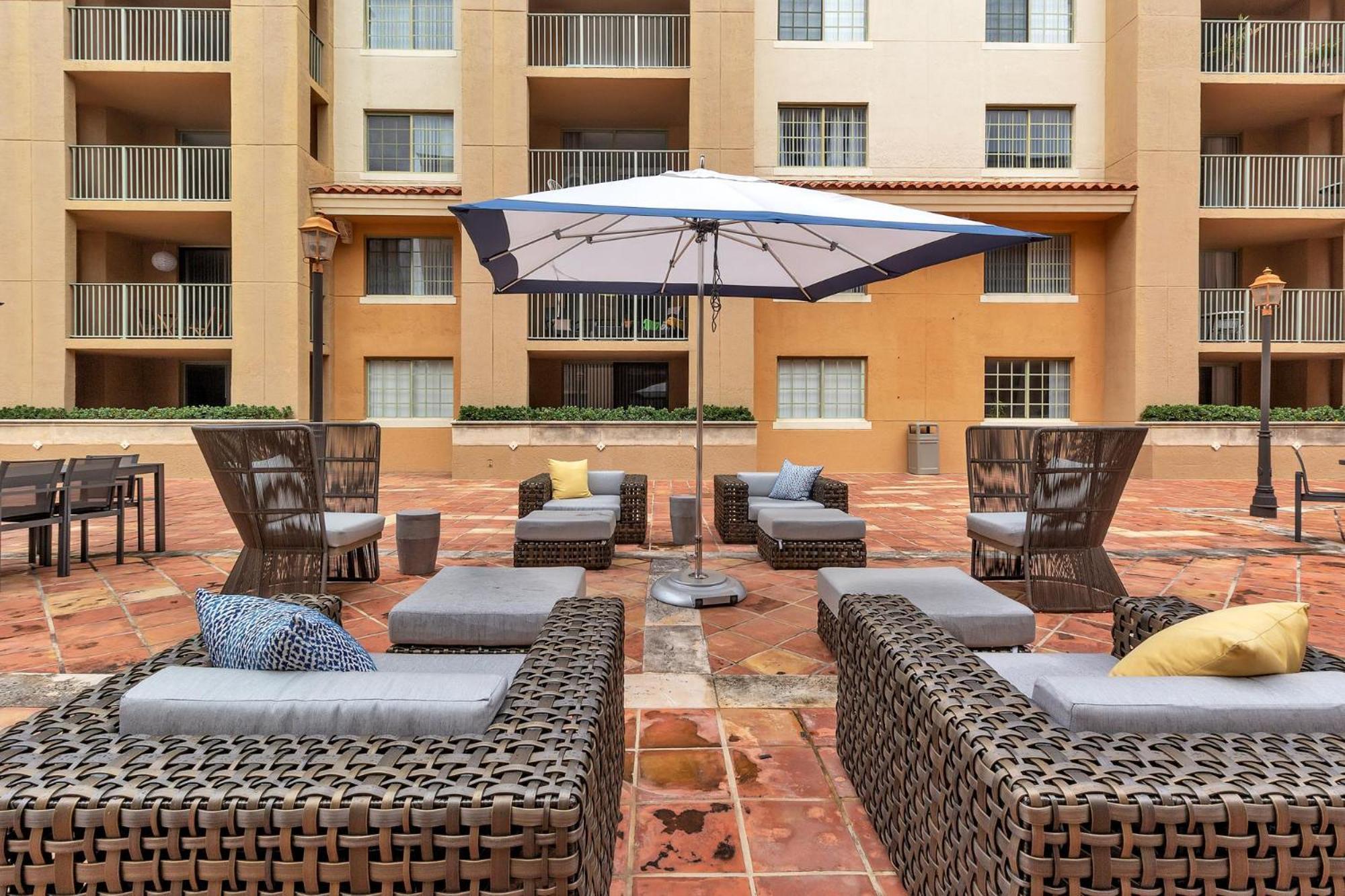 Dharma Home Suites Coral Gables At Gables Grand Plaza Miami Rom bilde