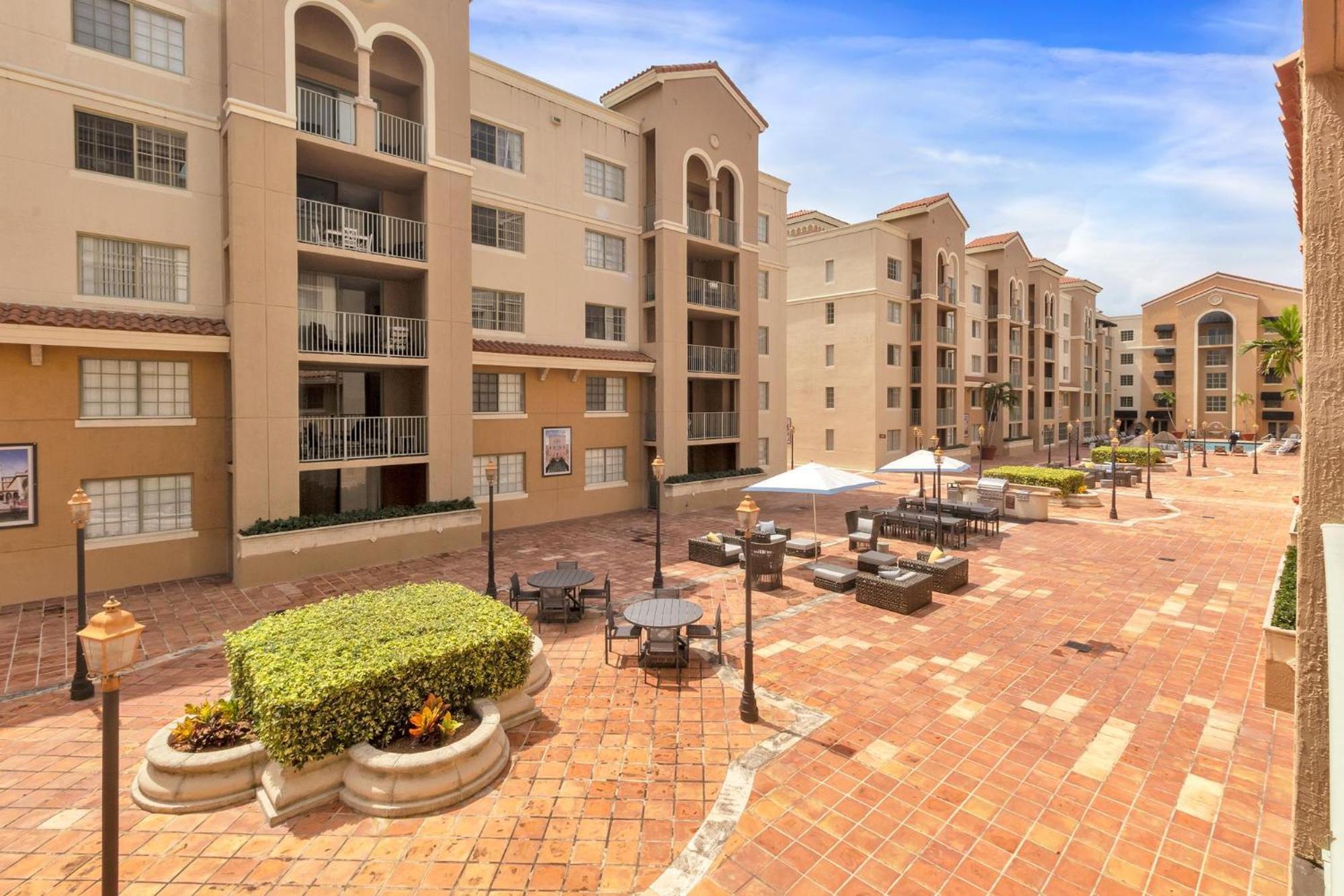 Dharma Home Suites Coral Gables At Gables Grand Plaza Miami Rom bilde